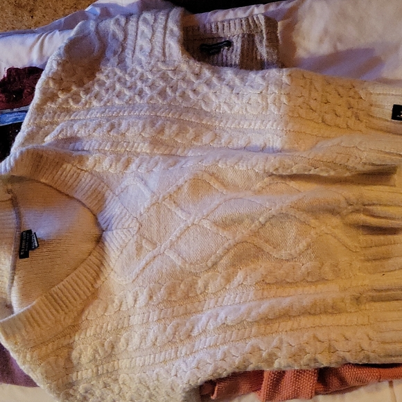 Sweater Bundle 🥰 - Picture 5 of 9